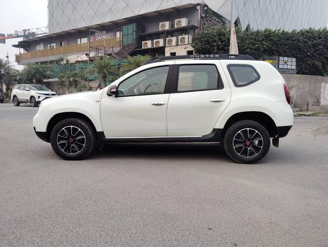 https://images10.gaadi.com/usedcar_image/3681743/original/processed_img2918708__used_car_2918708_1700572129.jpg?imwidth=6402