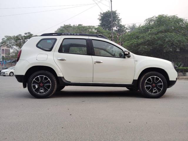 https://images10.gaadi.com/usedcar_image/3681743/original/processed_img2918708__used_car_2918708_1700572131.jpg?imwidth=6401