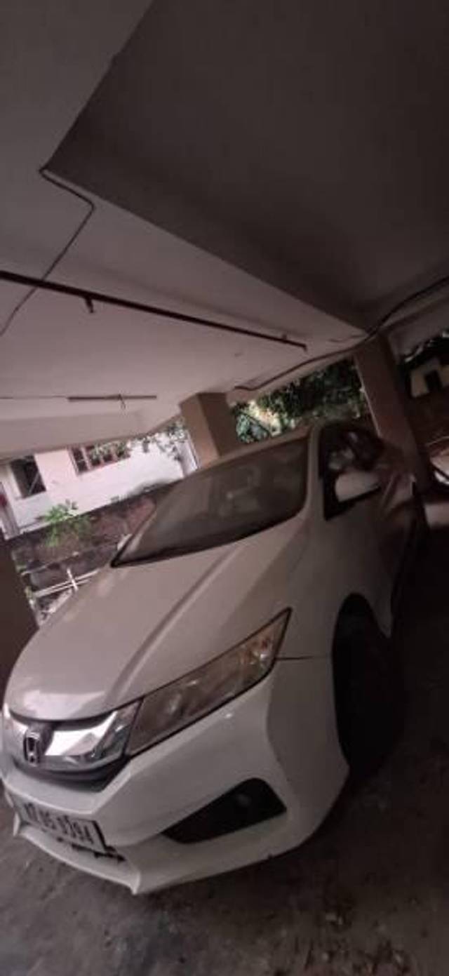 https://images10.gaadi.com/usedcar_image/3681782/original/processed_19c38657-37a4-494d-a231-eaeba52b64e0.jpg?imwidth=6401