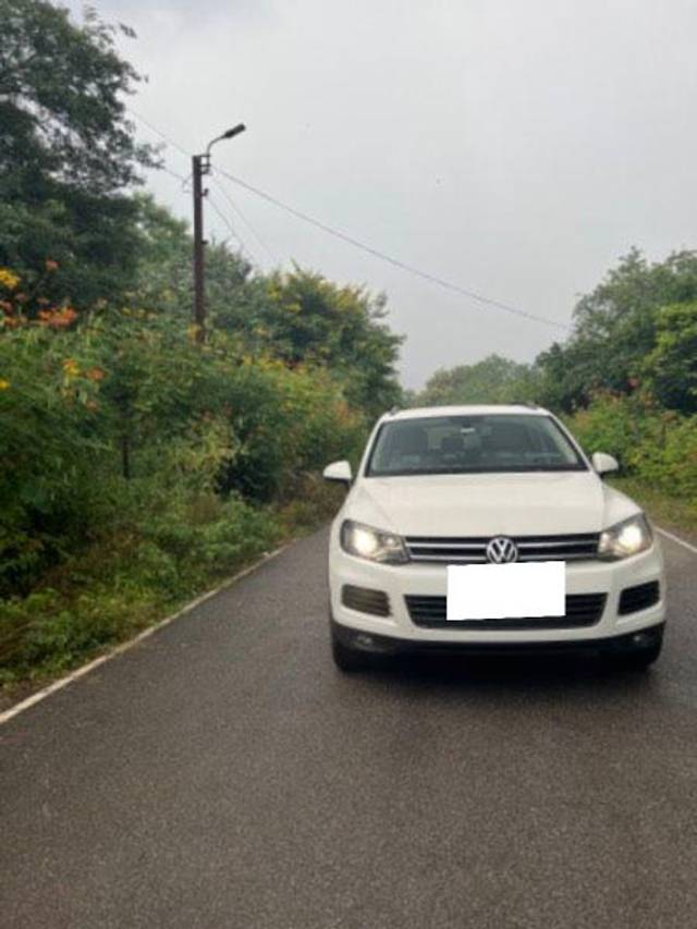 https://images10.gaadi.com/usedcar_image/3681793/original/processed_53242aaa-e856-4eec-908c-7bbe1558e4ef.jpeg?imwidth=6402