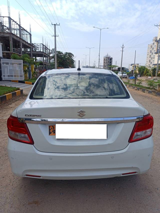 https://images10.gaadi.com/usedcar_image/3681814/original/processed_img2918741__used_car_2918741_1701342177.jpg?imwidth=6402