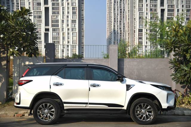 https://images10.gaadi.com/usedcar_image/3681836/original/img2918751__used_car_2918751_1700575940.jpg?imwidth=6401