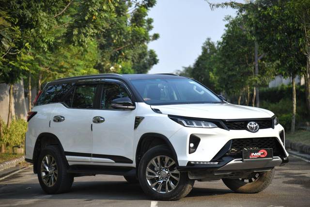 https://images10.gaadi.com/usedcar_image/3681836/original/processed_img2918751__used_car_2918751_1700575935.jpg?imwidth=6400