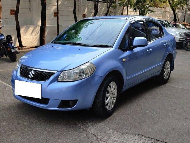 https://images10.gaadi.com/usedcar_image/3681844/original/processed_img2918756__used_car_2918756_1700576247.jpg?imwidth=6402
