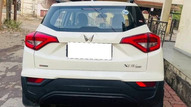 https://images10.gaadi.com/usedcar_image/3681925/original/processed_41c32814-ccfb-4e4e-a6fe-735d653bb14d.jpg?imwidth=6401
