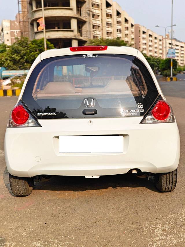 https://images10.gaadi.com/usedcar_image/3681926/original/processed_img2918770__used_car_2918770_1700579947.jpg?imwidth=6401