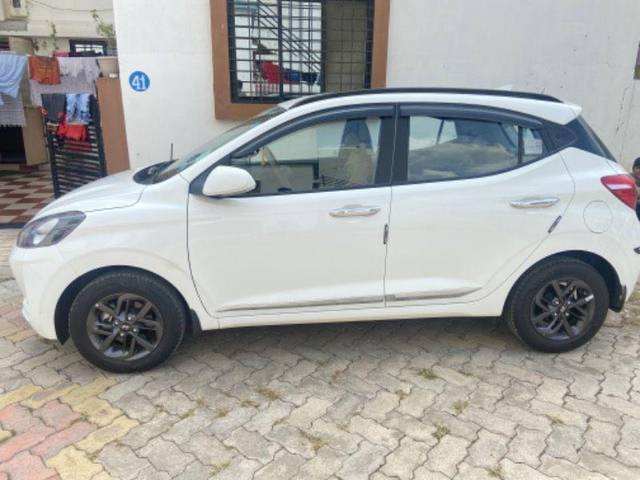 https://images10.gaadi.com/usedcar_image/3681939/original/processed_0a05cb9a-5986-40fa-b88c-a6382febe055.jpeg?imwidth=6401
