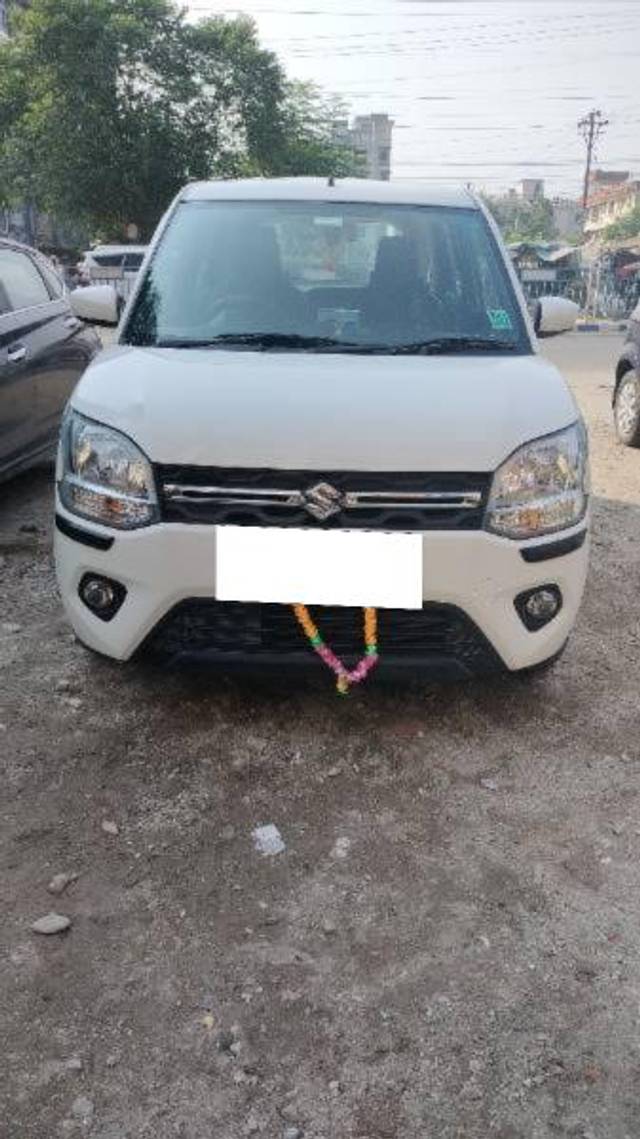 https://images10.gaadi.com/usedcar_image/3681979/original/processed_f778f403-58d8-4254-a601-71bf9059088a.jpg?imwidth=6400