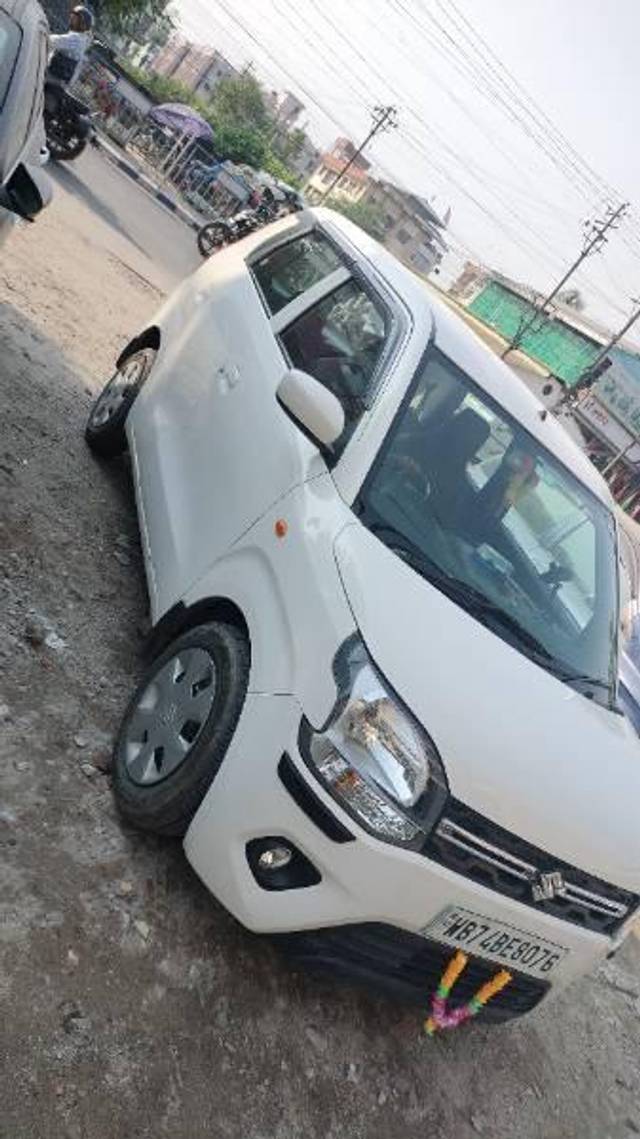 https://images10.gaadi.com/usedcar_image/3681979/original/processed_fbe97131-cec3-416d-8ac8-5016d03d56fd.jpg?imwidth=6402