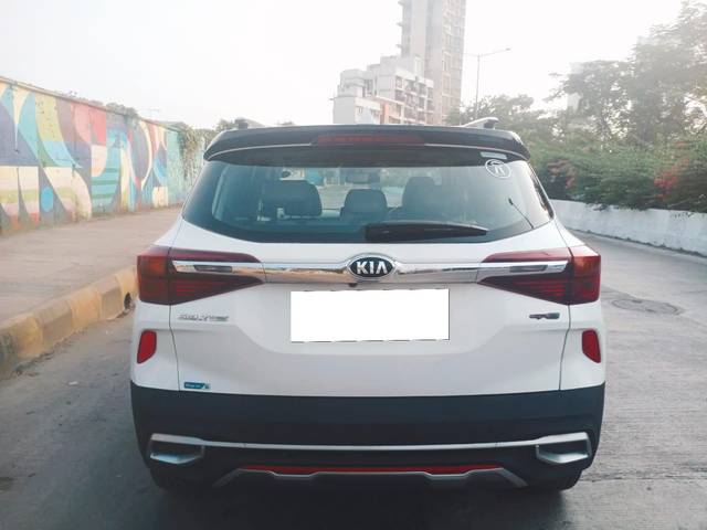 https://images10.gaadi.com/usedcar_image/3682082/original/processed_img2918781__used_car_2918781_1700590674.jpg?imwidth=6401