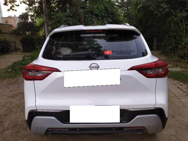 https://images10.gaadi.com/usedcar_image/3682170/original/processed_28ff2772-4059-44eb-8f5e-e901fa4ef037.jpg?imwidth=6401