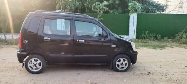 https://images10.gaadi.com/usedcar_image/3682264/original/img2918828__used_car_2918828_1700626409.jpg?imwidth=6401