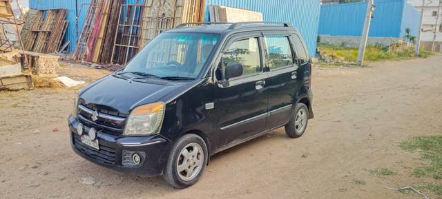 https://images10.gaadi.com/usedcar_image/3682264/original/img2918828__used_car_2918828_1700626414.jpg?imwidth=6400