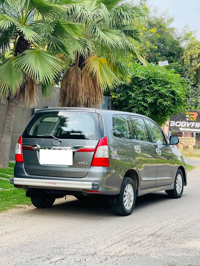 https://images10.gaadi.com/usedcar_image/3682303/original/processed_img2918835__used_car_2918835_1700628456.jpg?imwidth=6401