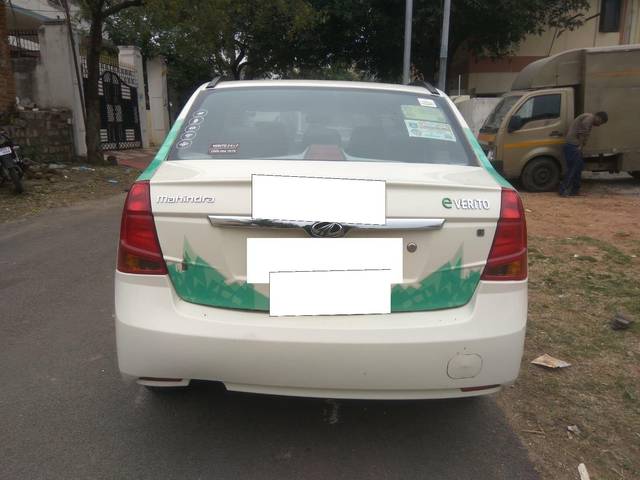 https://images10.gaadi.com/usedcar_image/3682370/original/processed_img2918879__usedcar_02_2161700630767_1700630775.jpeg?imwidth=6402