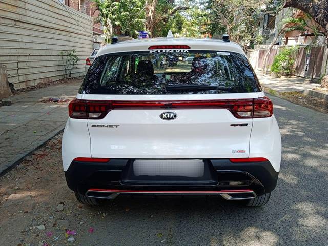 https://images10.gaadi.com/usedcar_image/3682447/original/processed_img2918924__used_car_2918924_1700633377.jpg?imwidth=6402