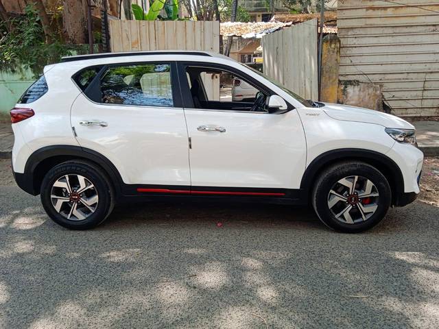 https://images10.gaadi.com/usedcar_image/3682447/original/processed_img2918924__used_car_2918924_1700633380.jpg?imwidth=6401