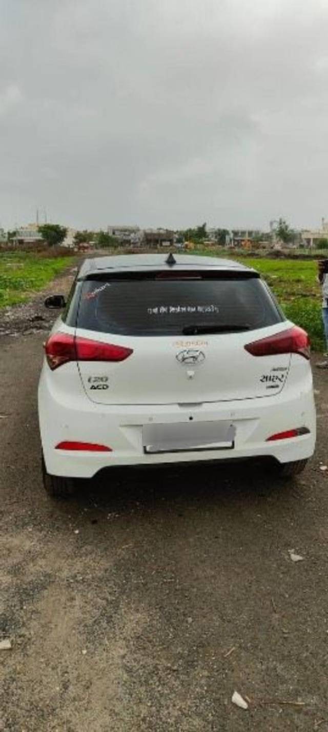 https://images10.gaadi.com/usedcar_image/3682448/original/processed_af01cd54-615c-41cd-9e45-b4bf0af53dfa.jpeg?imwidth=6402