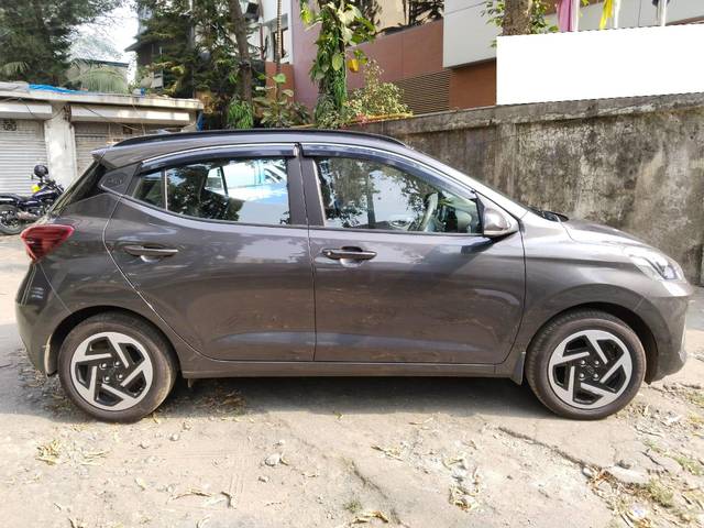 https://images10.gaadi.com/usedcar_image/3682454/original/processed_img2918927__usedcar_whatsappimage2023_11_21at125611_1__1301700633292_1700633315.jpeg?imwidth=6401
