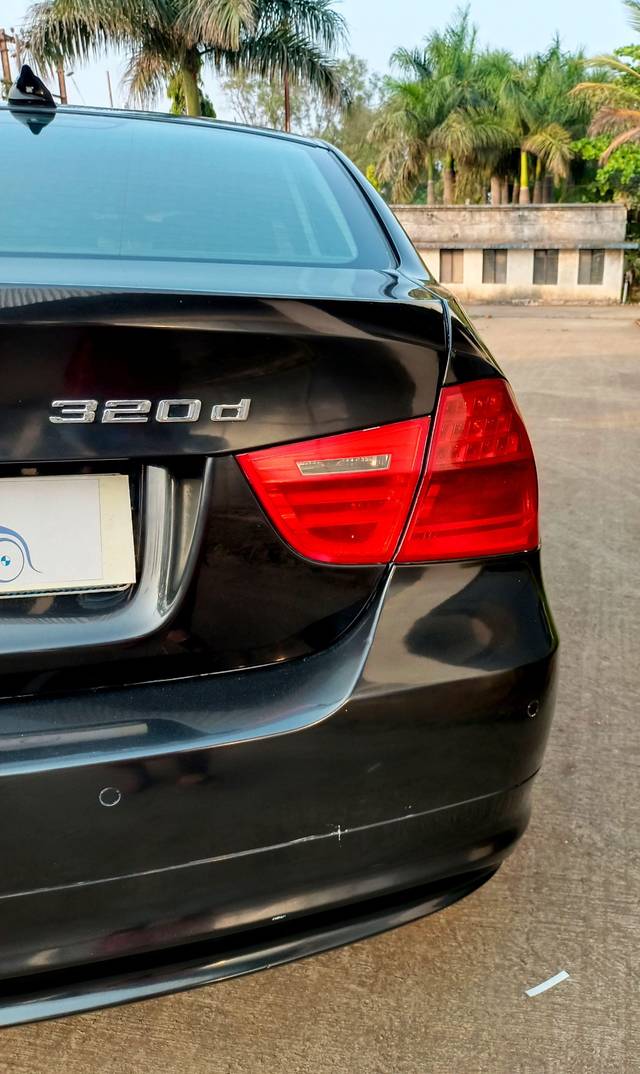https://images10.gaadi.com/usedcar_image/3682475/original/processed_e8a4eca2-584d-4585-a750-20f8c6bb9e26.jpg?imwidth=6401