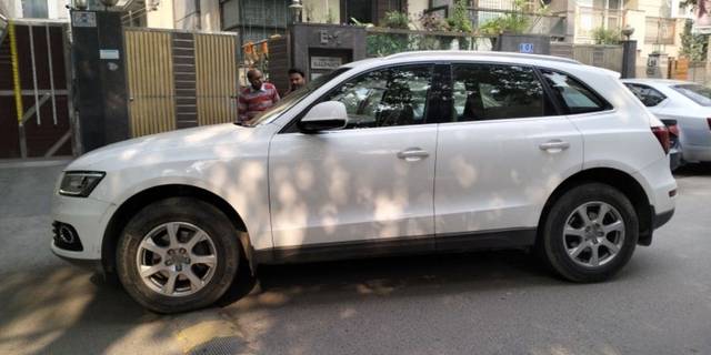 https://images10.gaadi.com/usedcar_image/3682481/original/15__VCC_IMG_1700024325339_1818772_95_1700024511.jpg?imwidth=6401