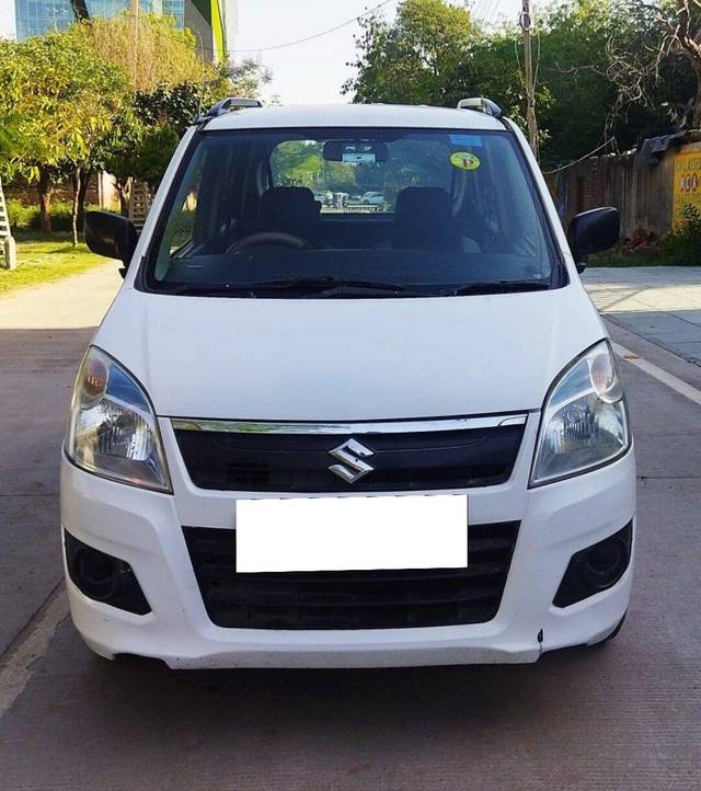https://images10.gaadi.com/usedcar_image/3682519/original/processed_img2918967__used_car_2918967_1700635196.jpg?imwidth=6400