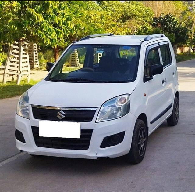 https://images10.gaadi.com/usedcar_image/3682519/original/processed_img2918967__used_car_2918967_1700635200.jpg?imwidth=6401