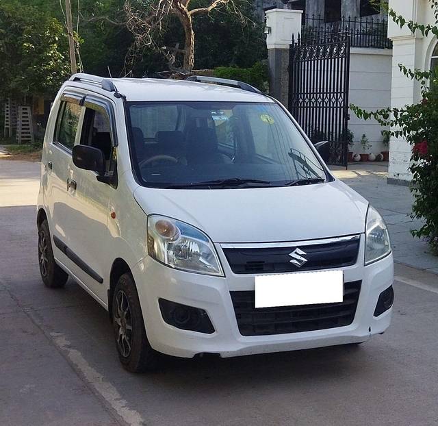 https://images10.gaadi.com/usedcar_image/3682519/original/processed_img2918967__used_car_2918967_1700635437.jpg?imwidth=6402