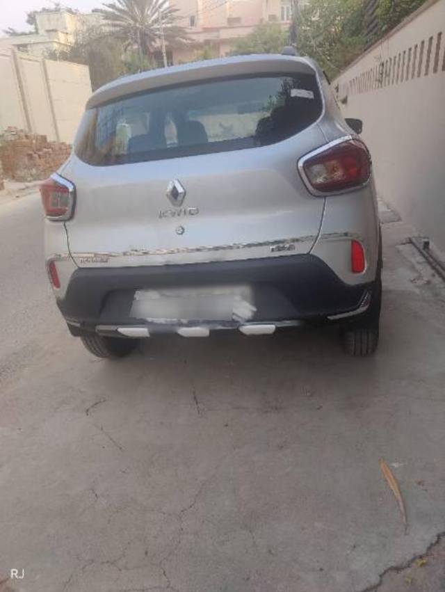 https://images10.gaadi.com/usedcar_image/3682521/original/processed_56b8680e-9b4b-46e1-b81f-33c4c7895668.jpg?imwidth=6401