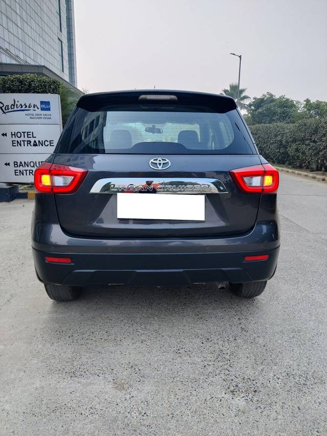 https://images10.gaadi.com/usedcar_image/3682550/original/processed_img2918979__used_car_2918979_1700636356.jpg?imwidth=6402