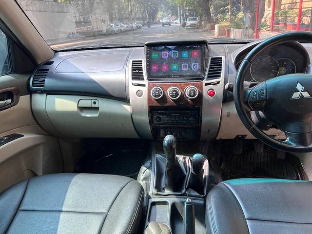 https://images10.gaadi.com/usedcar_image/3682580/original/img2918998__usedcar_whatsappimage2023_11_19at42119pm_1__13891700636506_1700636588.jpeg?imwidth=6402