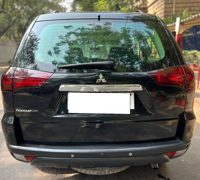 https://images10.gaadi.com/usedcar_image/3682580/original/processed_img2918998__usedcar_whatsappimage2023_11_19at42121pm_copy_copy_13891700636506_1700636588.jpeg?imwidth=6400