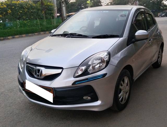 https://images10.gaadi.com/usedcar_image/3682606/original/processed_img2919015__used_car_2919015_1700637986.jpg?imwidth=6400