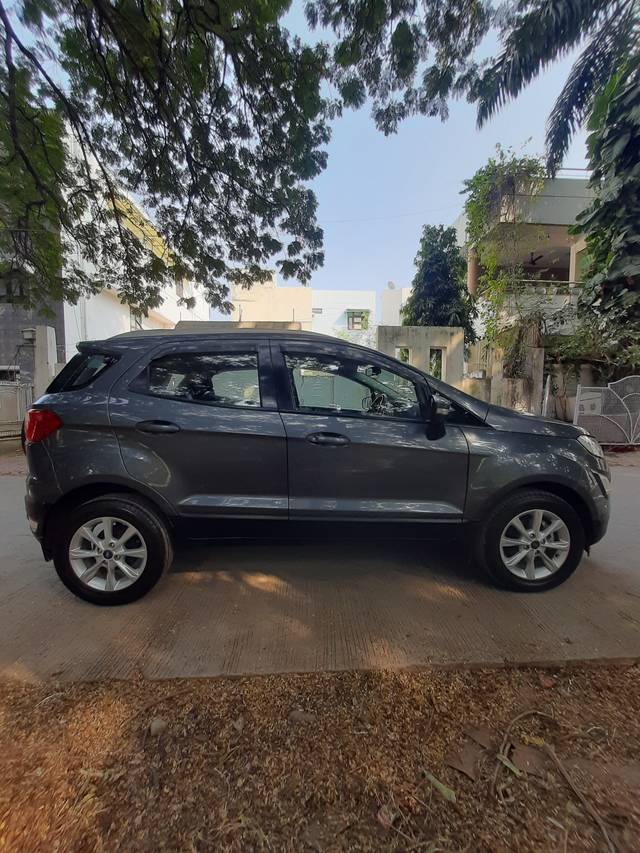 https://images10.gaadi.com/usedcar_image/3682637/original/img2919040__used_car_2919040_1700638577.jpg?imwidth=6401