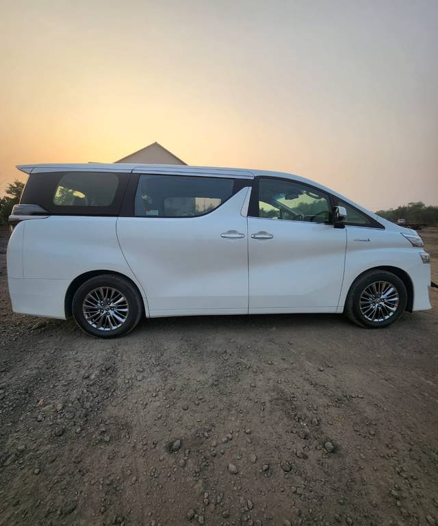 https://images10.gaadi.com/usedcar_image/3682728/original/img2919089__usedcar_2289bb44_df08_4094_bf91_14fb60c6a447_5731700640949_1700641358.jpg?imwidth=6401