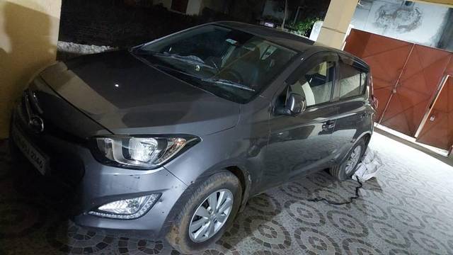 https://images10.gaadi.com/usedcar_image/3682777/original/processed_6eec59e4-f9eb-4048-8f98-d5f91c5ed276.jpg?imwidth=6400