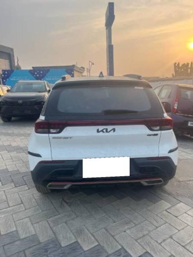https://images10.gaadi.com/usedcar_image/3682822/original/processed_fecfed13-60f1-482b-83f7-5b19d9ccc3c5.jpg?imwidth=6402