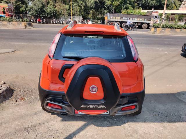 https://images10.gaadi.com/usedcar_image/3682841/original/processed_img2919152__used_car_2919152_1700658635.jpg?imwidth=6402
