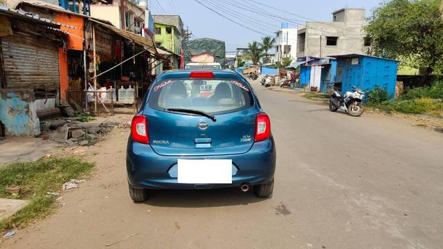 https://images10.gaadi.com/usedcar_image/3682869/original/processed_3b905bab-d599-48e2-906f-88d64ff5f0b7.jpg?imwidth=6402