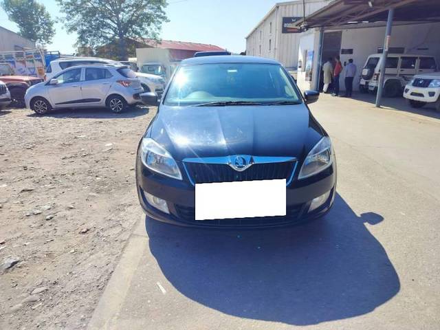 https://images10.gaadi.com/usedcar_image/3682870/original/processed_18a5864a-8817-440f-9a79-75723e2115f1.jpg?imwidth=6400