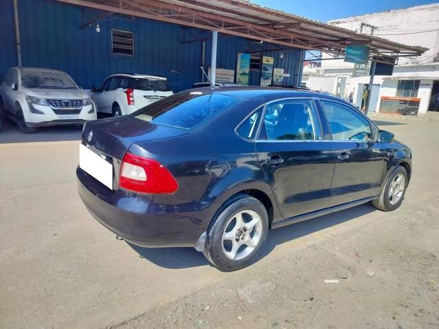 https://images10.gaadi.com/usedcar_image/3682870/original/processed_c1105739-64de-4b49-bba3-3893485eef4e.jpg?imwidth=6401