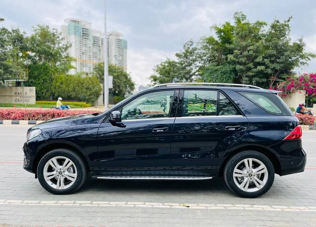 https://images10.gaadi.com/usedcar_image/3682958/original/processed_img2919216__used_car_2919216_1700649043.jpg?imwidth=6402