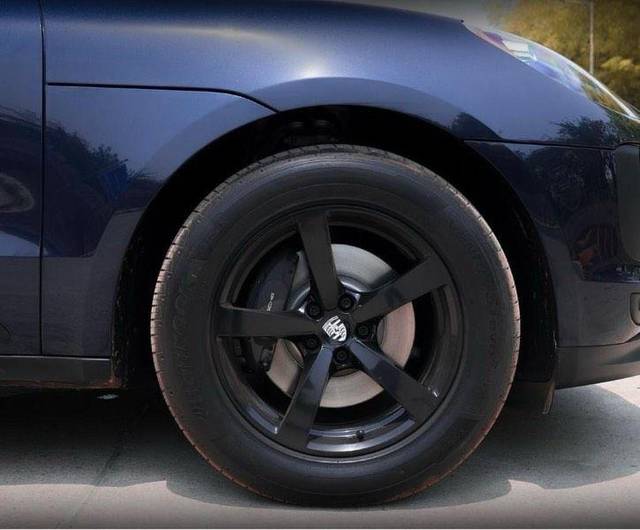 https://images10.gaadi.com/usedcar_image/3683031/original/processed_0efafdc1-fb39-4a54-a726-90ba228733e7.jpeg?imwidth=6402
