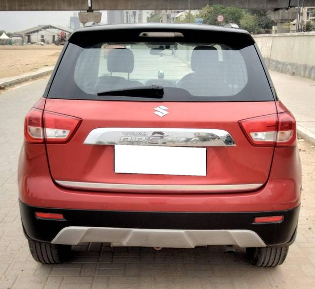 https://images10.gaadi.com/usedcar_image/3683036/original/processed_img2919261__usedcar_16_2919261_1700650929.jpg?imwidth=6402