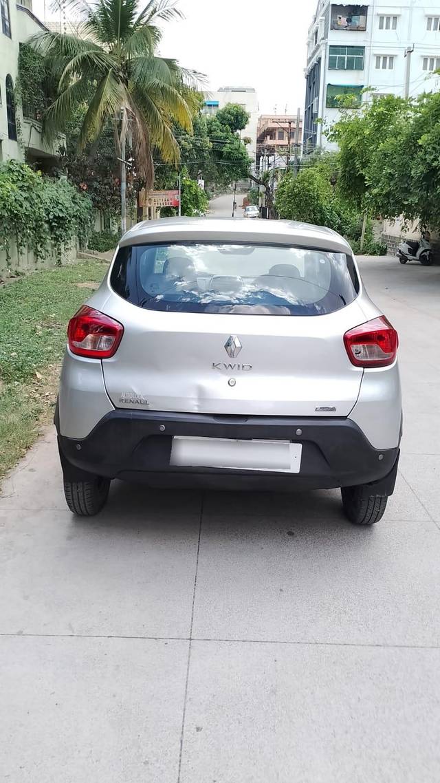 https://images10.gaadi.com/usedcar_image/3683053/original/processed_img2919273__used_car_2919273_1700651708.jpg?imwidth=6402