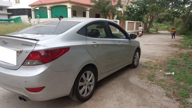 https://images10.gaadi.com/usedcar_image/3683081/original/processed_ae5e1e58-caf0-4b75-8535-21c4ffc19032.jpg?imwidth=6401