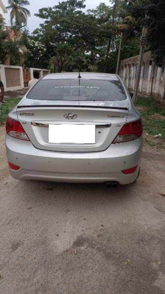https://images10.gaadi.com/usedcar_image/3683081/original/processed_b0771a94-f931-46a1-9b6a-d7da4bfdbed7.jpg?imwidth=6402
