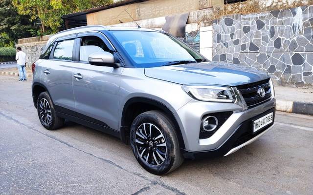 https://images10.gaadi.com/usedcar_image/3683169/original/processed_img2919344__used_car_2919344_1700654876.jpg?imwidth=6401