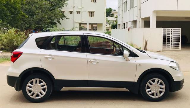 https://images10.gaadi.com/usedcar_image/3683176/original/img2919347__used_car_2919347_1700655127.jpg?imwidth=6401