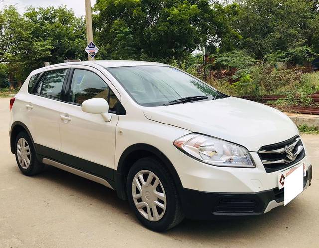 https://images10.gaadi.com/usedcar_image/3683176/original/processed_img2919347__used_car_2919347_1700655122.jpg?imwidth=6400